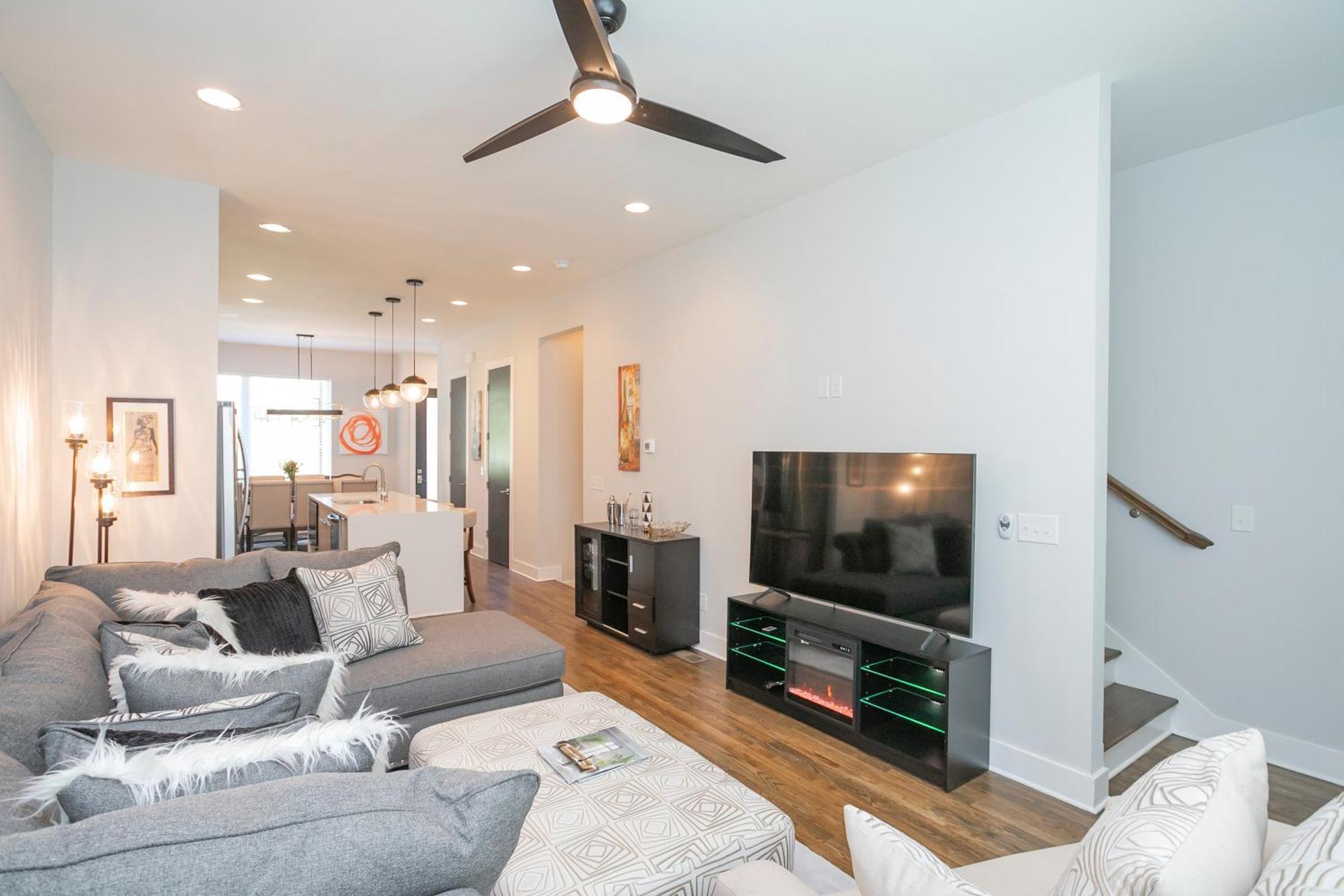 Luxury Townhome Skyline Views Mins To Dt Nashville Exteriér fotografie